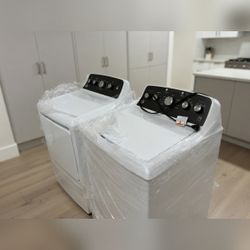 Pair of Whirlpool Top Load Washers, Like New Condition – Macdona, TX