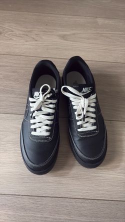 Boys Nike shoe size 7.5