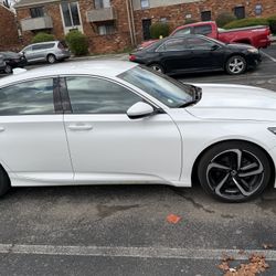 Honda Accord 2018  Whrite Color