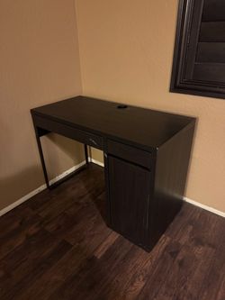 Office desk with drawers