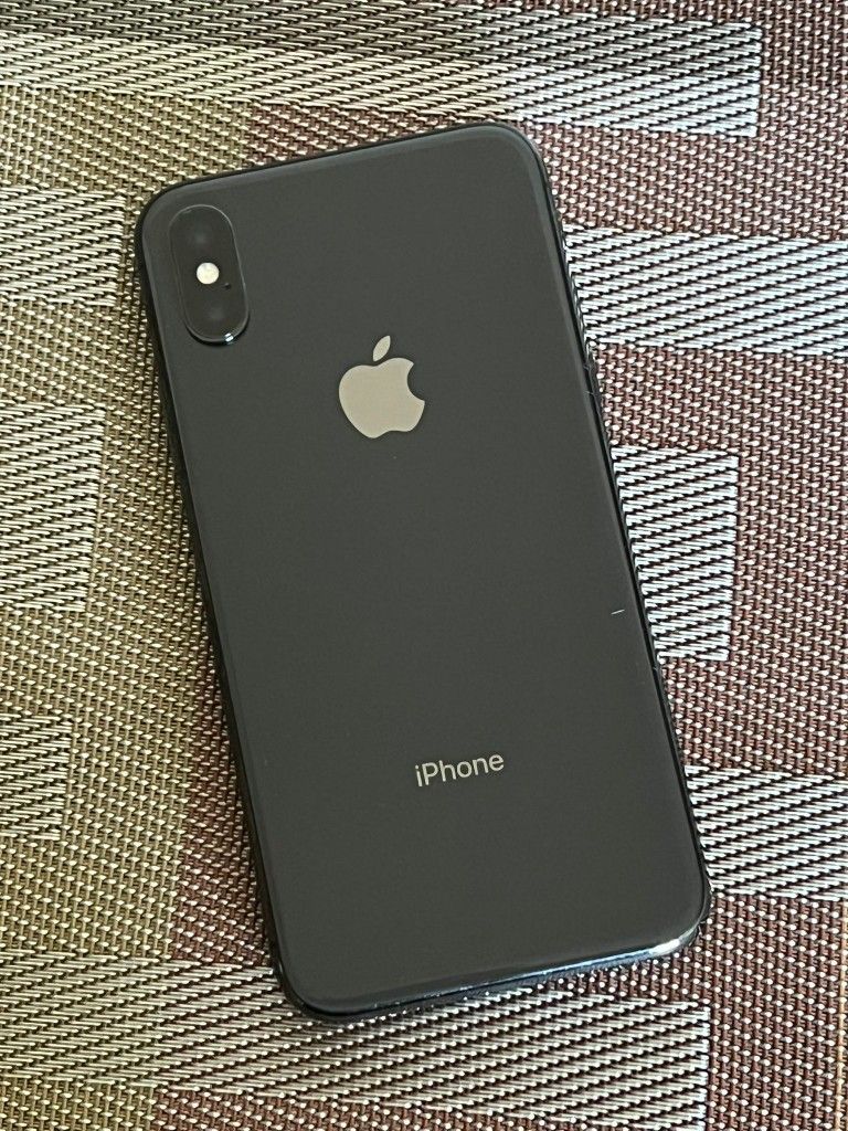 iPhone X , 256GB , Unlocked for all Company Carrier , Excellent Condition Like New