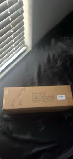 Adjustable monitor mount