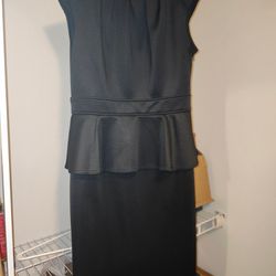Woman's Dress (SIZE 10)