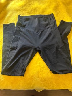 Black High-Waist Leggings with Side Pockets