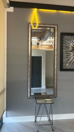 Mirror ￼