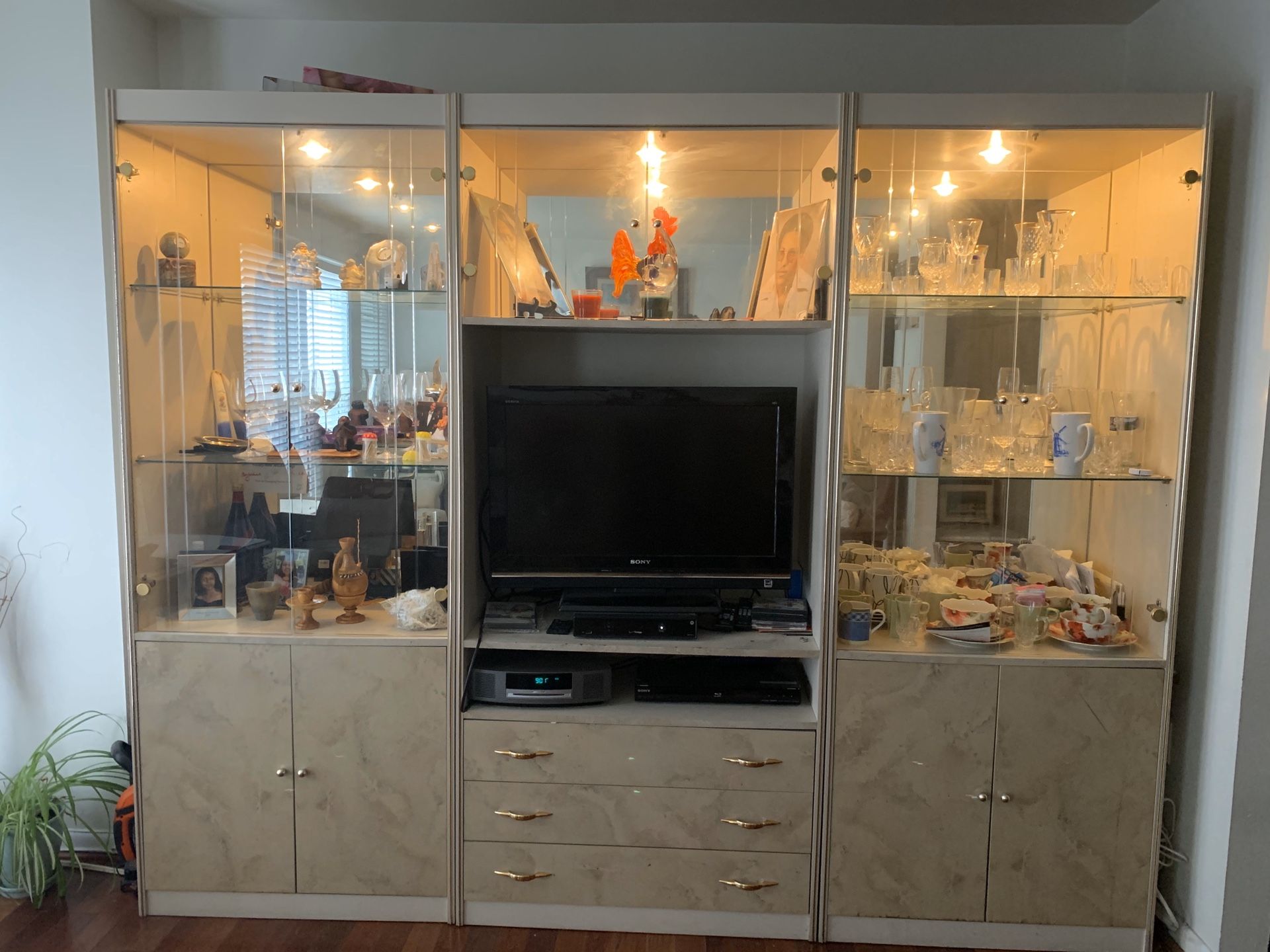 Entertainment China Cabinet Set