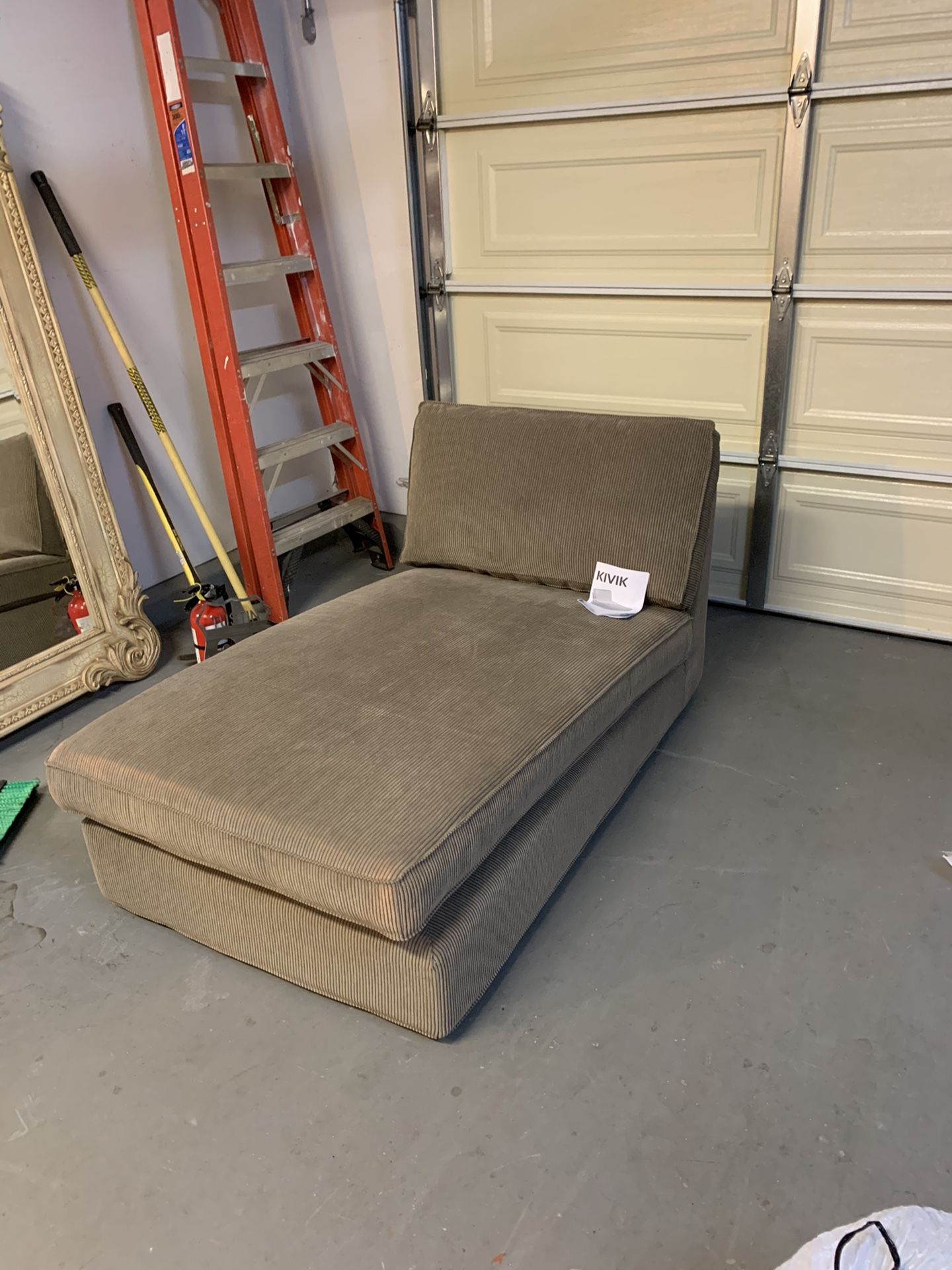 IKEA KIVIK - Couch chaise - Like New!