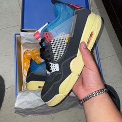 selling jordan 4’s