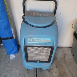 Dehumidifier 