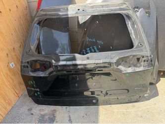 Toyota RAV4 tailgate