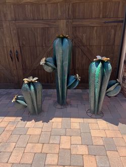 Metal cactus yard decoration