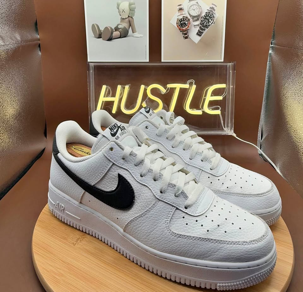 Nike Men's Air Force 1 '07 Low White/Black Sz 11