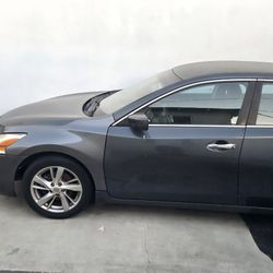 2013 Nissan Altima. $3000