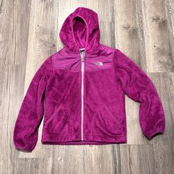 Girls North Face Raspberry Color Oso Mid Weight Fuzzy Sherpa Jacket Coat. Size S (7/8).