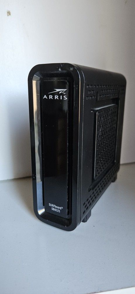 Motorola SURFboard SB6121 Cable Modem (SB6121)