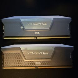 CORSAIR VENGEANCE DDR5 RAM – 32GB – CL30