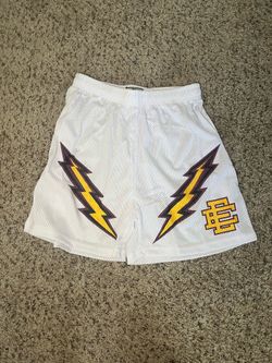 EE shorts men’s size L