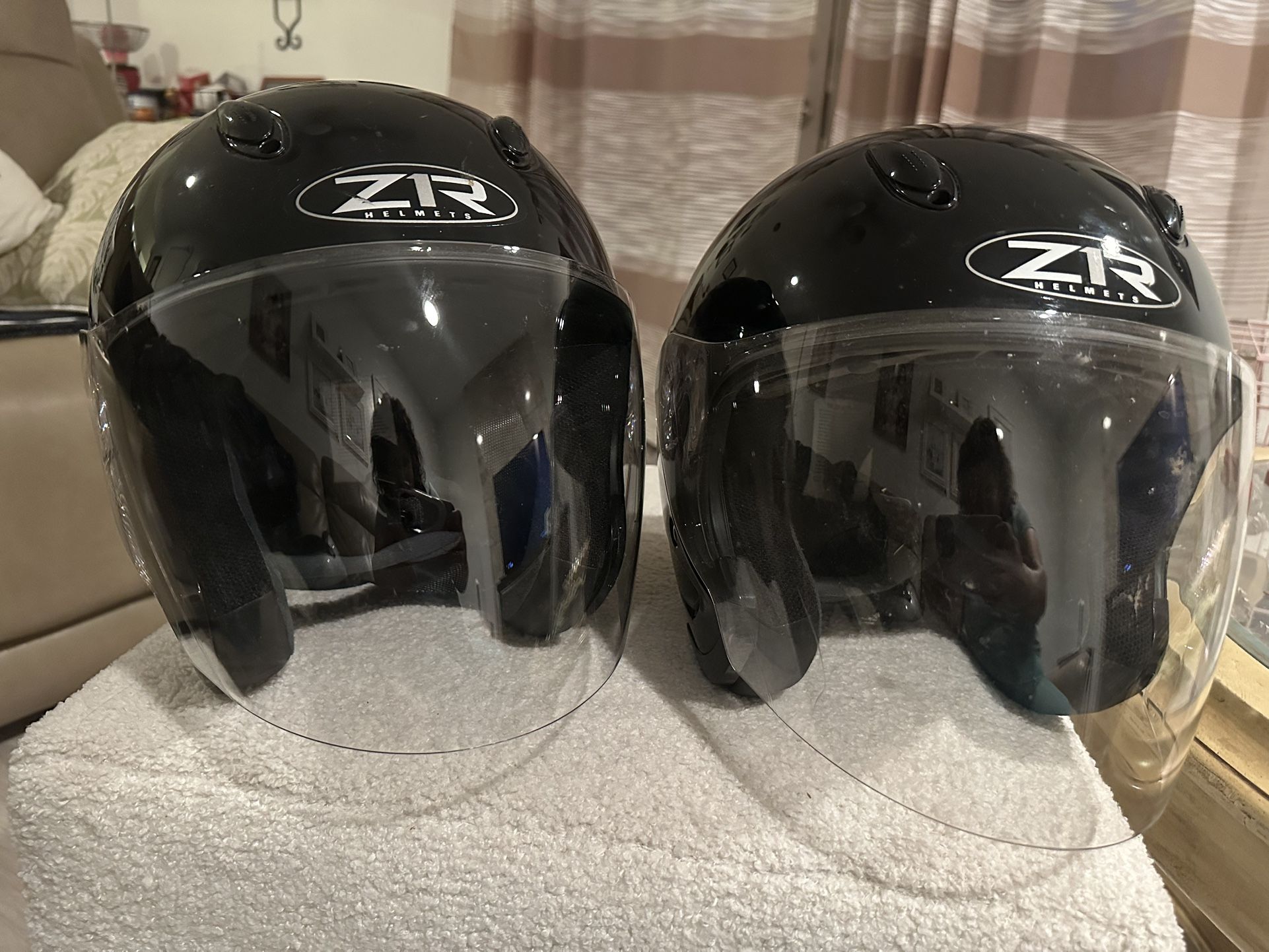 Z1R HELMETS Set Of 2  Small & Med