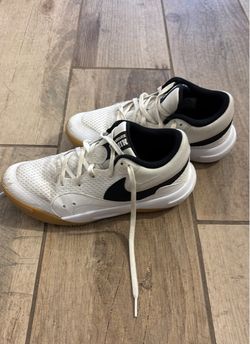 Women’s Nike Hyperquick size 5