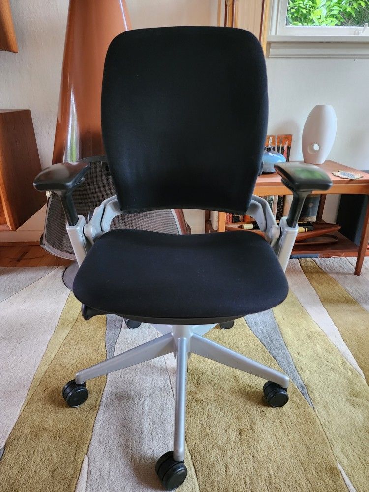 Steelcase Leap V2 Office Task Chair Fully Loaded