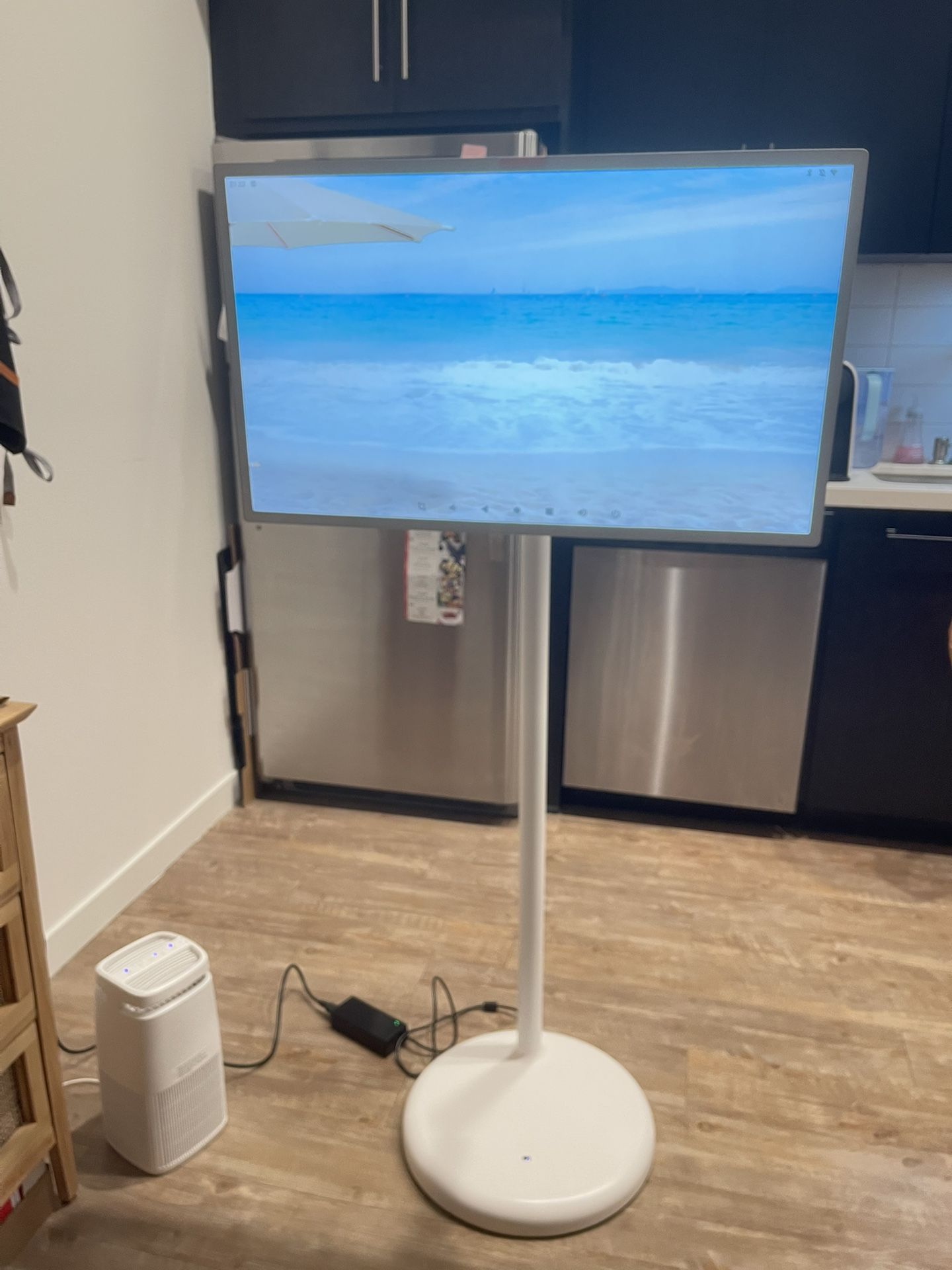 32-Inch Portable TV Tablet Touch Screen TV on Wheels | Android OS | F