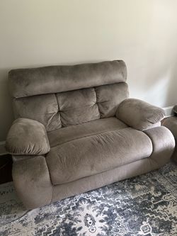 Couch & Love Seat w/ Power Recline