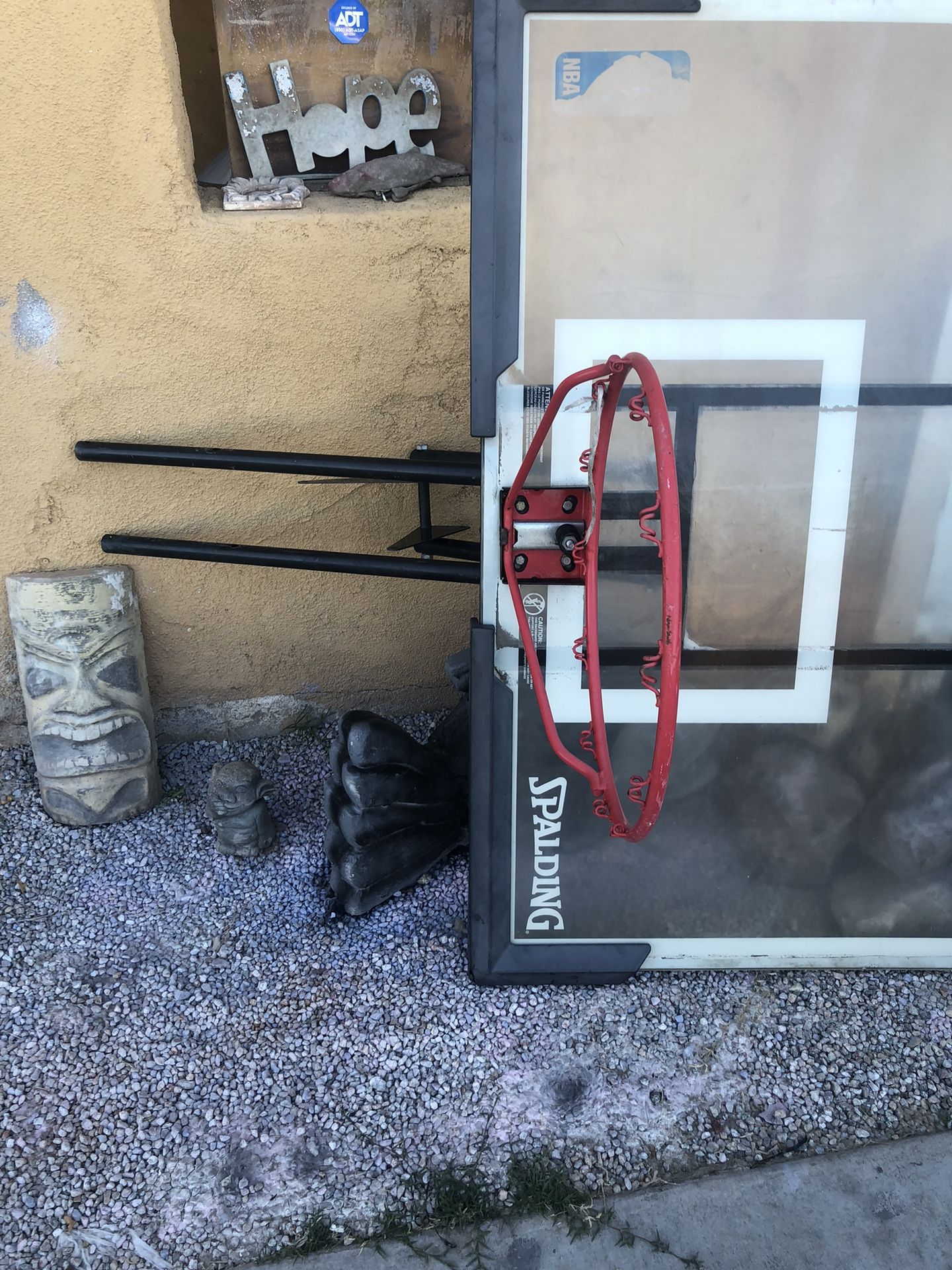 basketball backboard and rim 