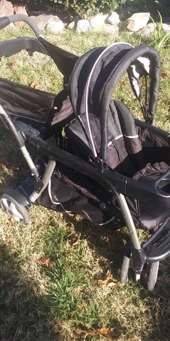 Graco Sit To Stand Double Stroller Read Description