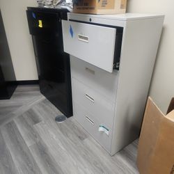 4 Drawer File Cabinets 