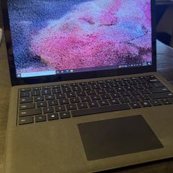 Windows Surface Laptop 2 (13.5 Inch Screen) 