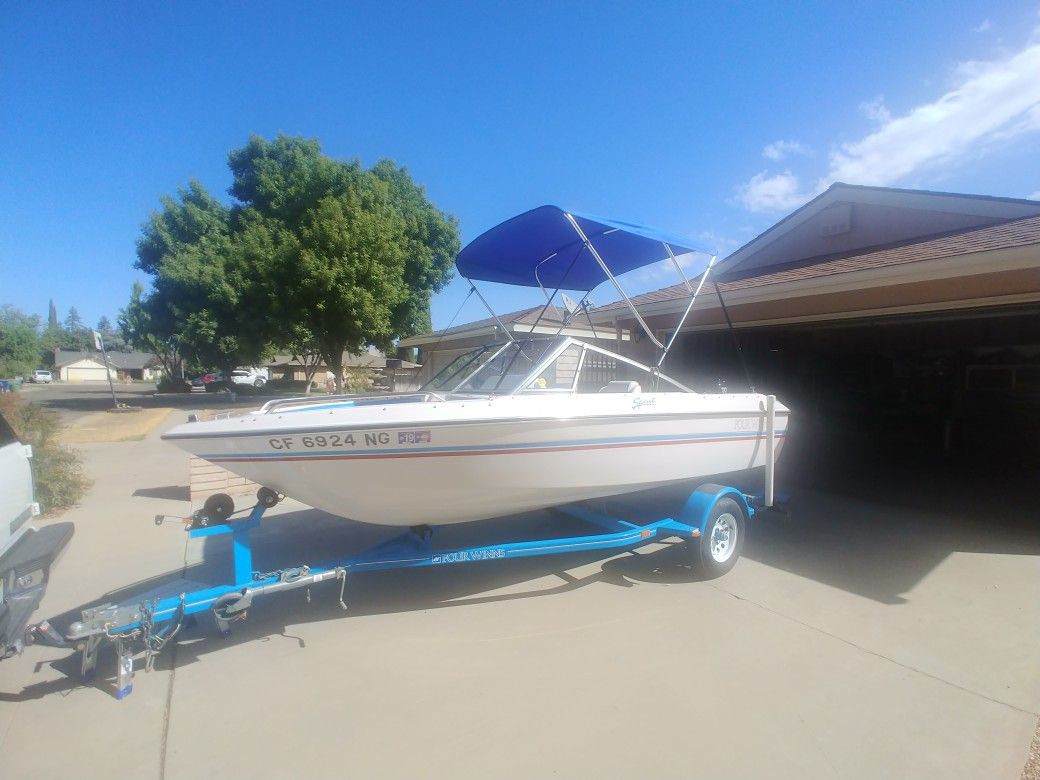 1992 Four Winns Boat with 2013 Nissan 50 HP Outboard