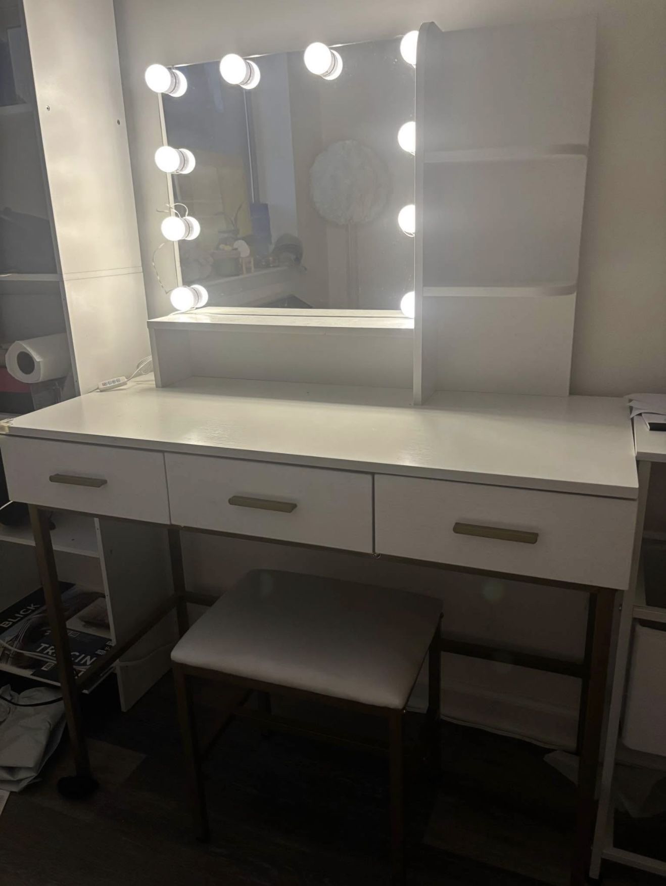 Vanity Table with adjustable Mirror & Stool