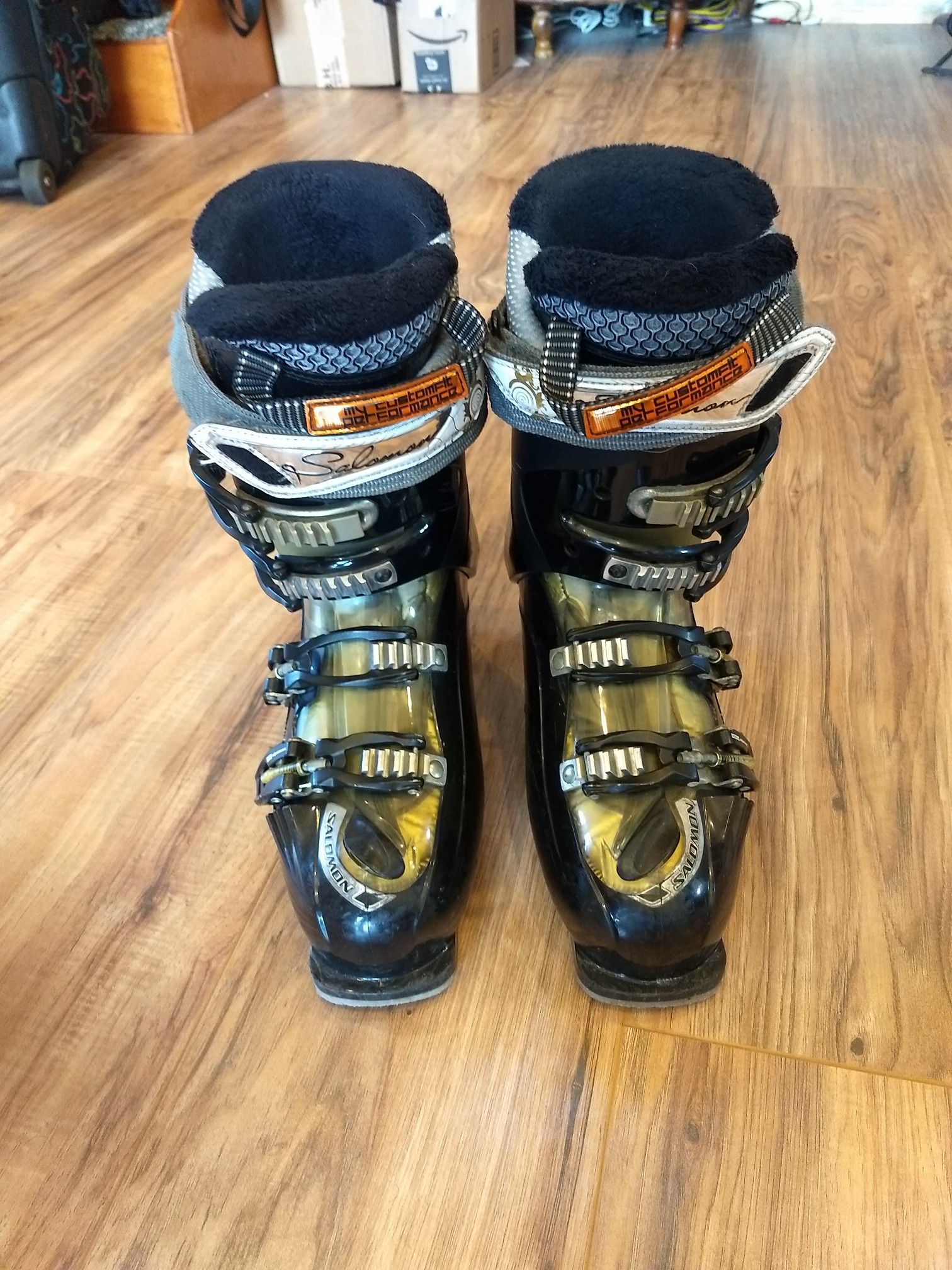 Women's Salomon Ski boots