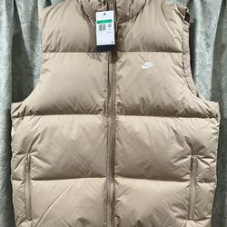 Nike Puffer Vest Men XL – New with Tag