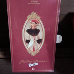 Vintage 1995 Holiday Memories Barbie