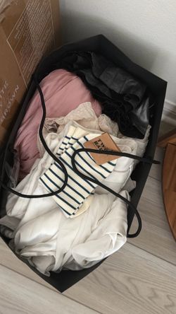 WOMENS CLOTHING DRESSES, pants etc accessories
