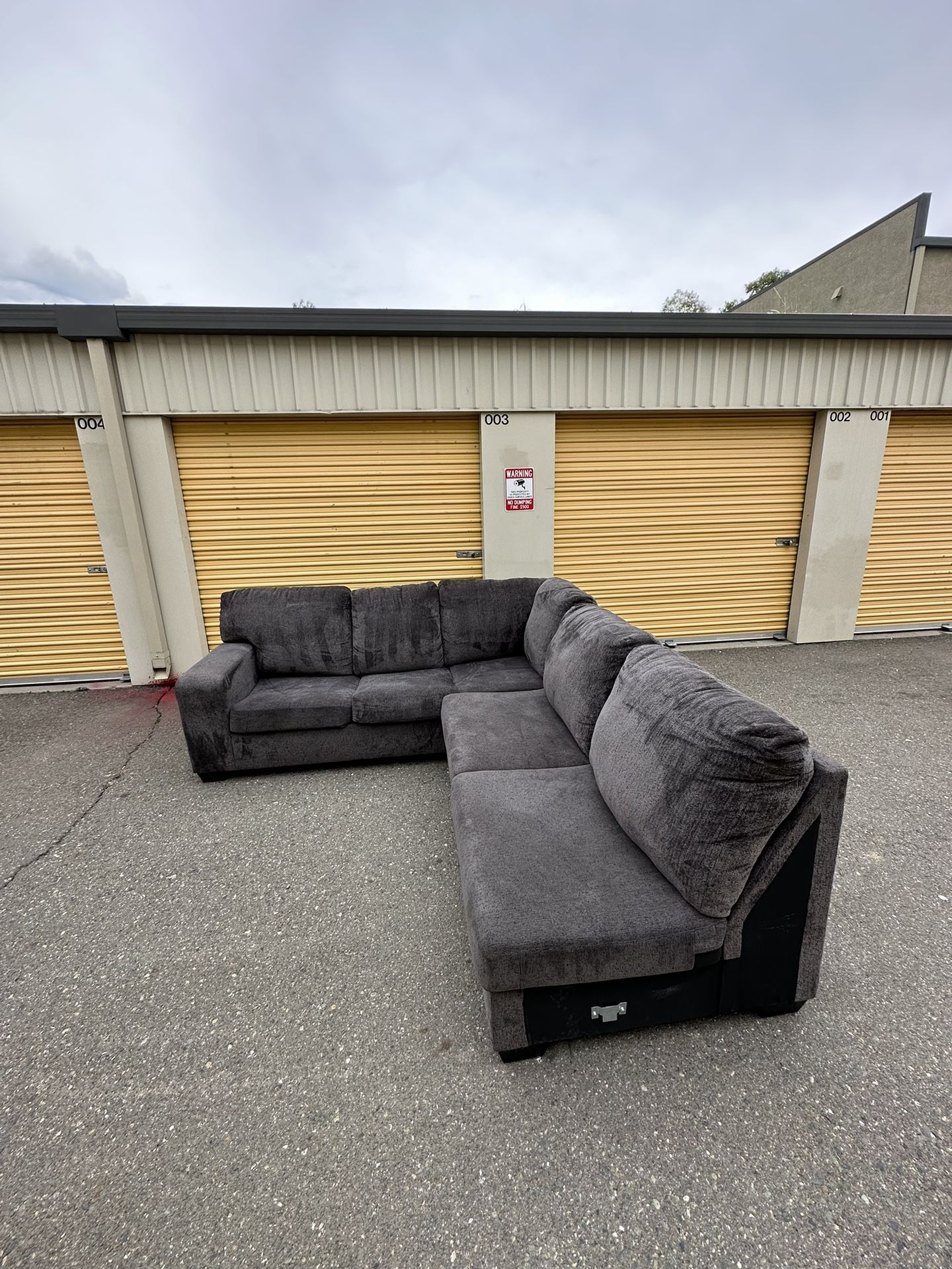 FREE DELIVERY! Gray Ashley Furniture Sectional Sofa/Couch for Sale in