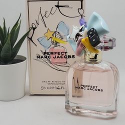 Marc Jacobs
 
Perfect Eau de Parfum

1.6 fl 