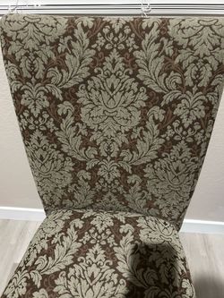 Chairs (4 total)