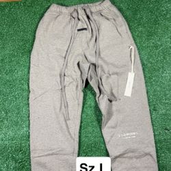 Sz L Essential Sweats 