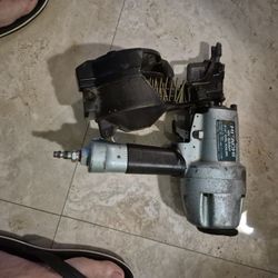 Hitachi NV65AH 21/2" Nailer