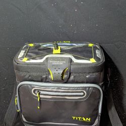 Arctic Zone Titan Deep Freeze Cooler Lunch Bag