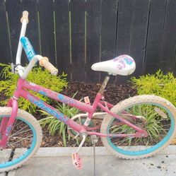 Curb Alert - Free Girl Bicycle