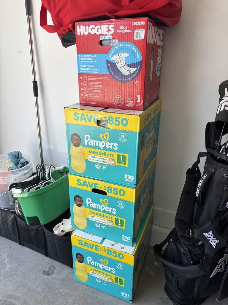 Huggies / Pampers Diapers