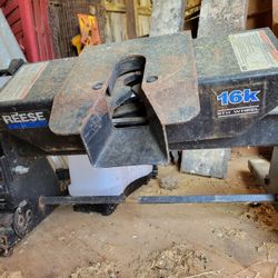 Fifth Wheel  With Attachment Bar