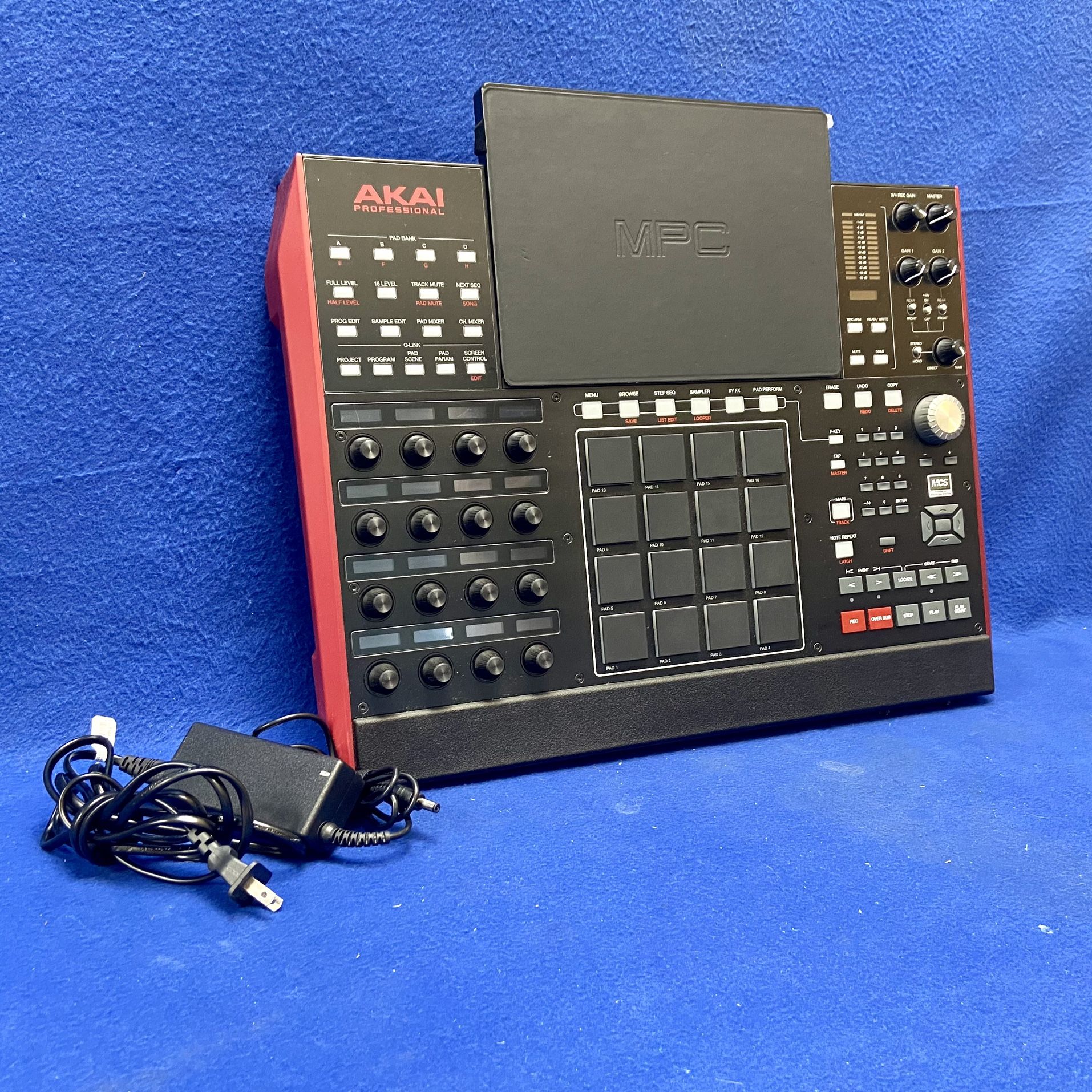 Akai Professional MPC-X Standalone Sampler And Sequencer With Decksaver Cover 11049480