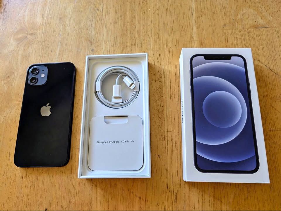 iPhone 12 (Midnight)
