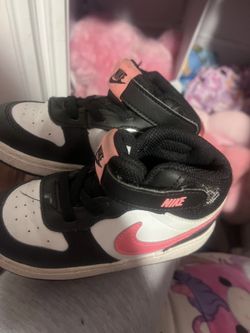 Girl Nikes