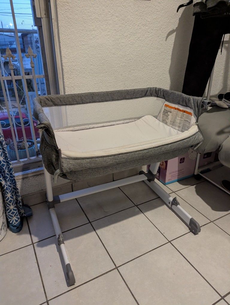Bassinet Side Sleeper Crib