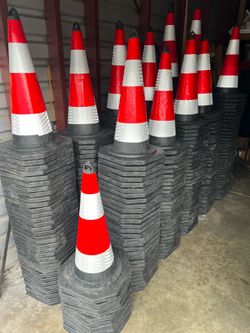 Traffic Safety Cones, Construction Cones, Landscape Cones 28” inches Tall “ NEW"